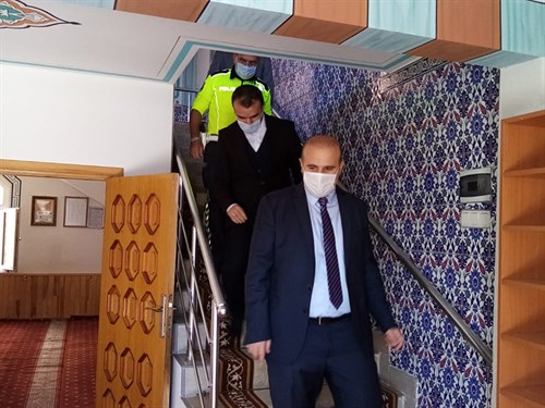 Kaymakam Hasan TAŞ' ın bizzat katılarak iştirak ettiği Camilerimizde alınan tedbirler yerinde incelenerek denetimler yapıldı.
